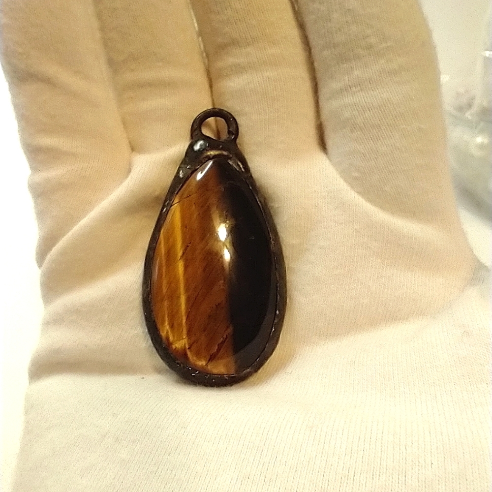Tigers eye pendant‎